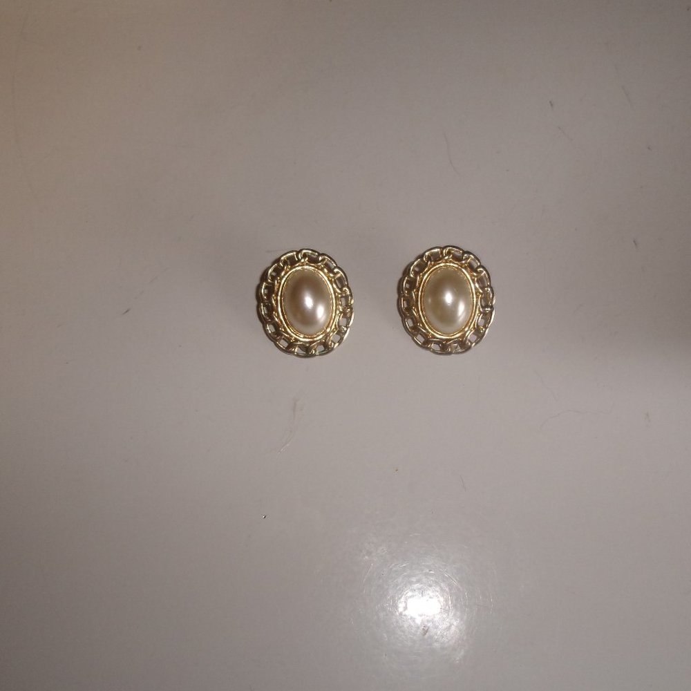 Vintage clip earrings gold braid faux pearls